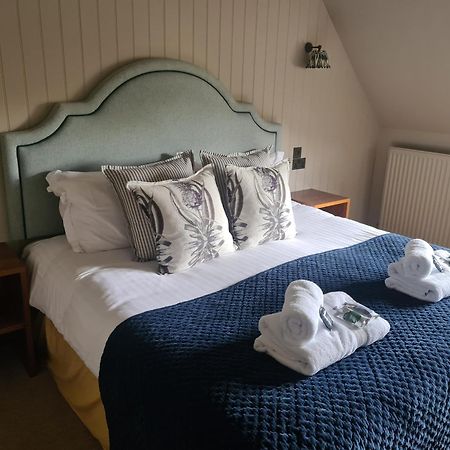 Priory Inn Тетбъри Екстериор снимка