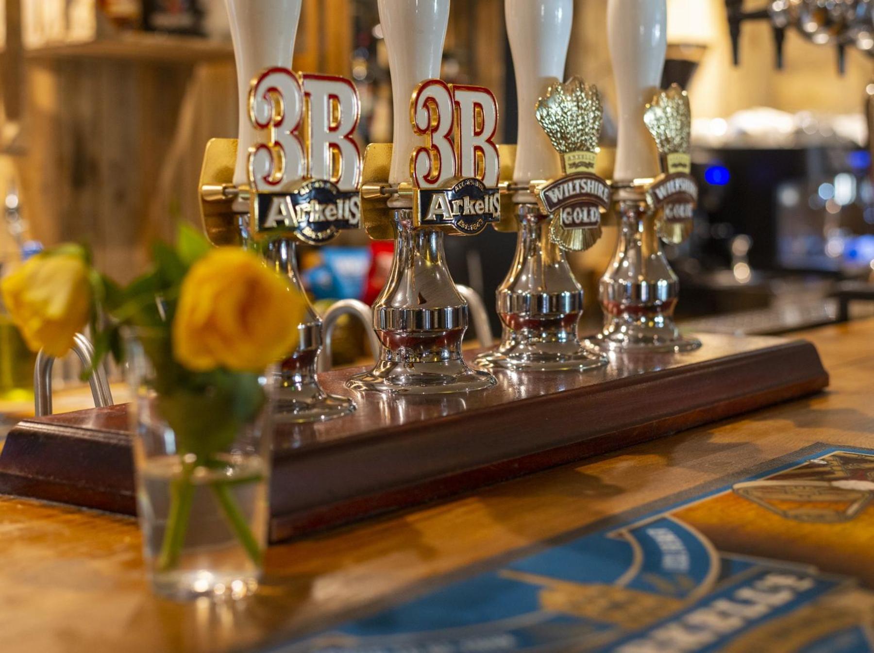 Priory Inn Тетбъри Екстериор снимка