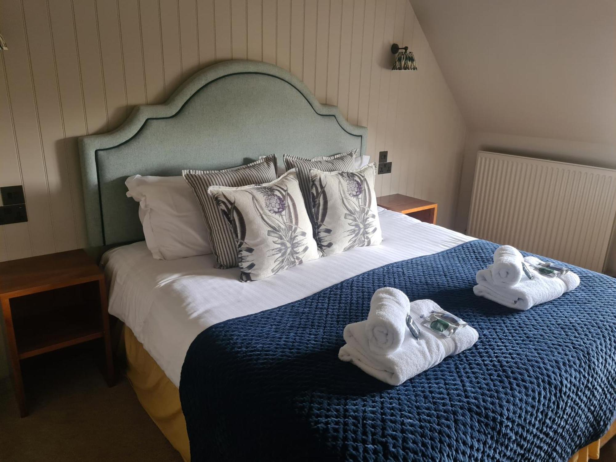 Priory Inn Тетбъри Екстериор снимка