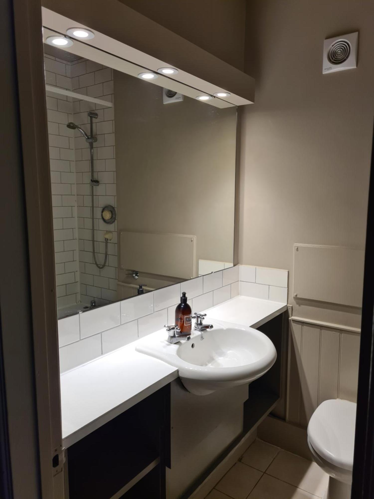 Priory Inn Тетбъри Екстериор снимка