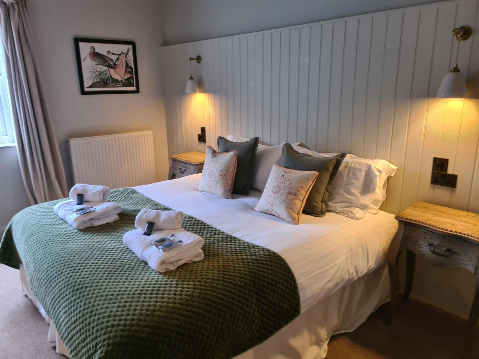 Priory Inn Тетбъри Екстериор снимка