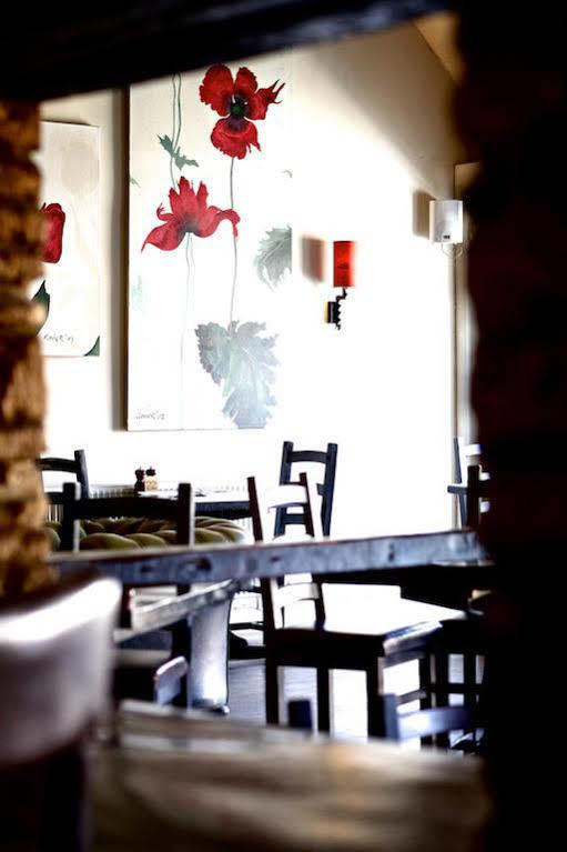 Priory Inn Тетбъри Екстериор снимка