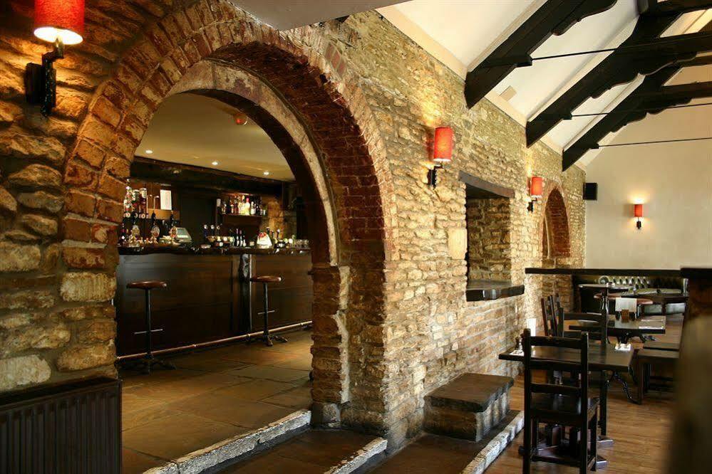 Priory Inn Тетбъри Екстериор снимка